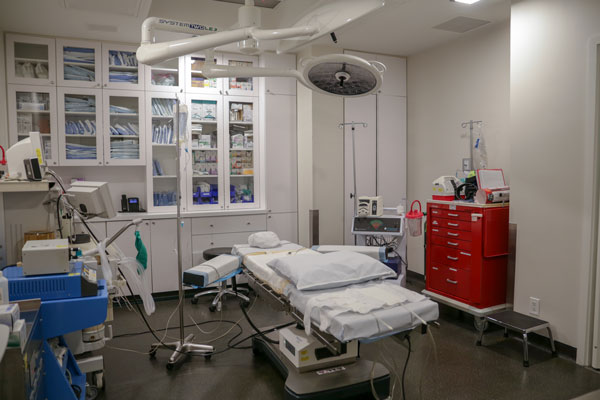 OperatingRoomSurgicalSuite-JoshuaBHymanPlastic%26ReconstructiveSurgery-ParkAve-NYC.jpg