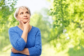 Woman considering cataract surgery in New Jersey