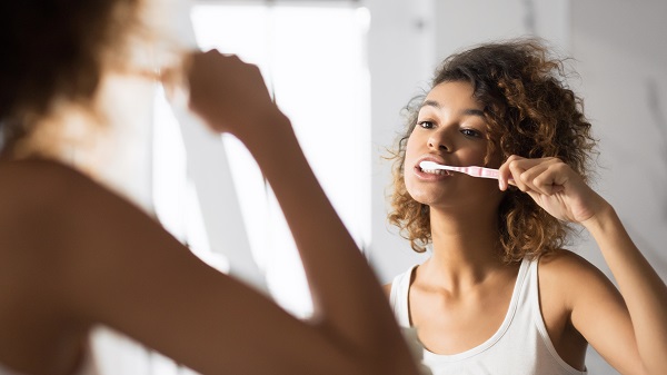 Does Whitening Toothpaste Work?
