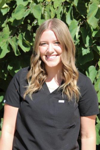 Courtney – Dental Assistant